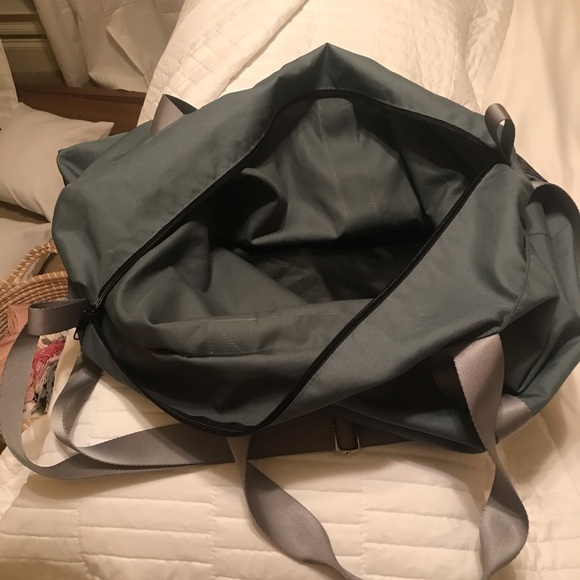 PINK Duffle Bag - Picture 5 of 5